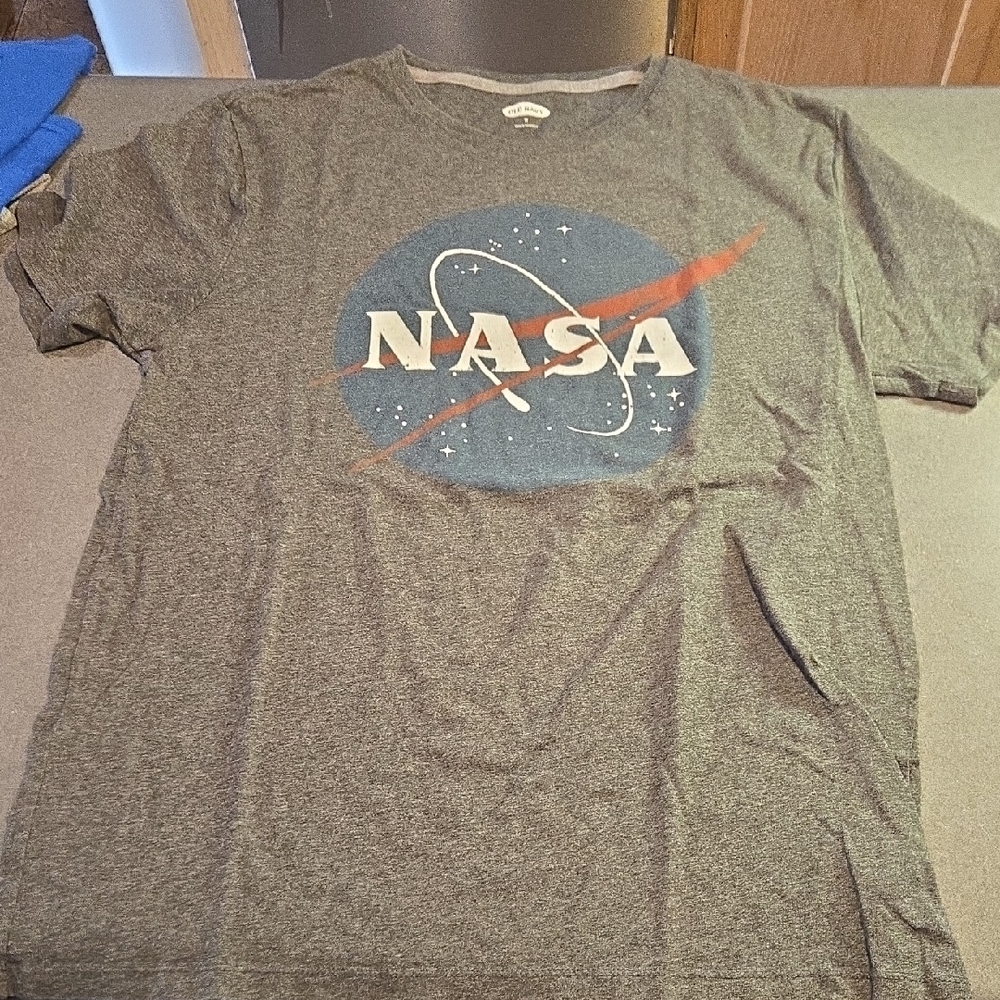 Gray Old Navy NASA Logo T-Shirt